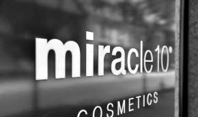 miracle10 Store Display black and white